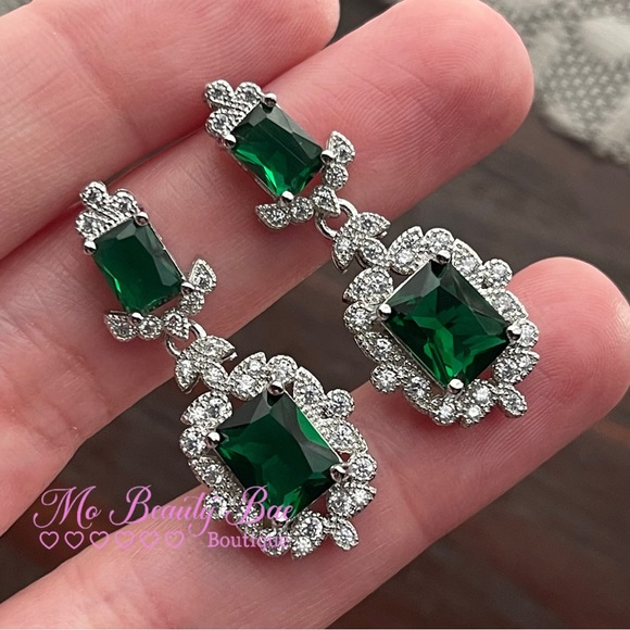 Emerald Green Drop Earrings - Picture 1 of 6